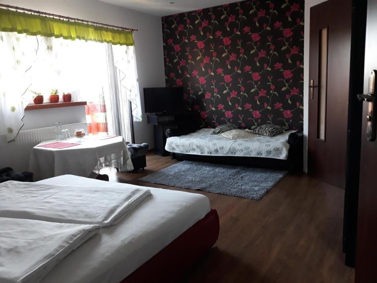 Pod Piramida Villa Ługniany Kültér fotó